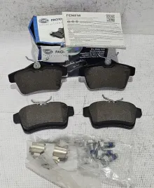 nowe-hella-klocki-hamulcowe-tyl-tylnie-citroen-peugeot-ds-8db355014-531