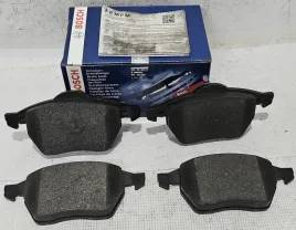 nowe-klocki-hamulcowe-przod-golf-iii-vento-passat-b3-b4-a3-8l1-tt-8n3-8n9
