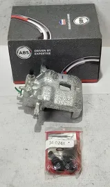 nowy-abs-zacisk-hamulca-tyl-tylni-nissan-patrol-gr-v-y61-720682
