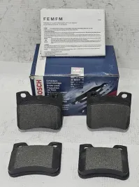 nowe-bosch-klocki-hamulcowe-przod-citroen-ax-saxo-peugeot-106-i-106-ii