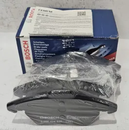 nowe-bosch-klocki-hamulcowe-przod-0986424825