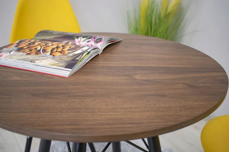 stol-todi-okragly-60cm-jesion-glebokosc-mebla-60-cm