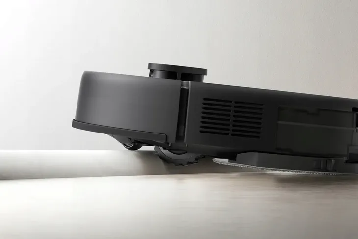 robot-sprzatajacy-mova-e20-plus-czarny-glebokosc-produktu-32-cm