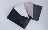 dyktafon-ai-plaud-note-srebrny-certyfikat-ce