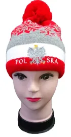 czapka-zimowa-kibica-polski-z-haftem-i-pomponem-na-polarze