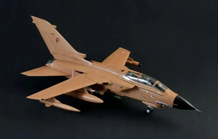 1-48-tornado-gr-1-ids-gulf-war-war-thunder-edition-kod-do-war-thunder-marka-italeri-stan-opakowania-oryginalne