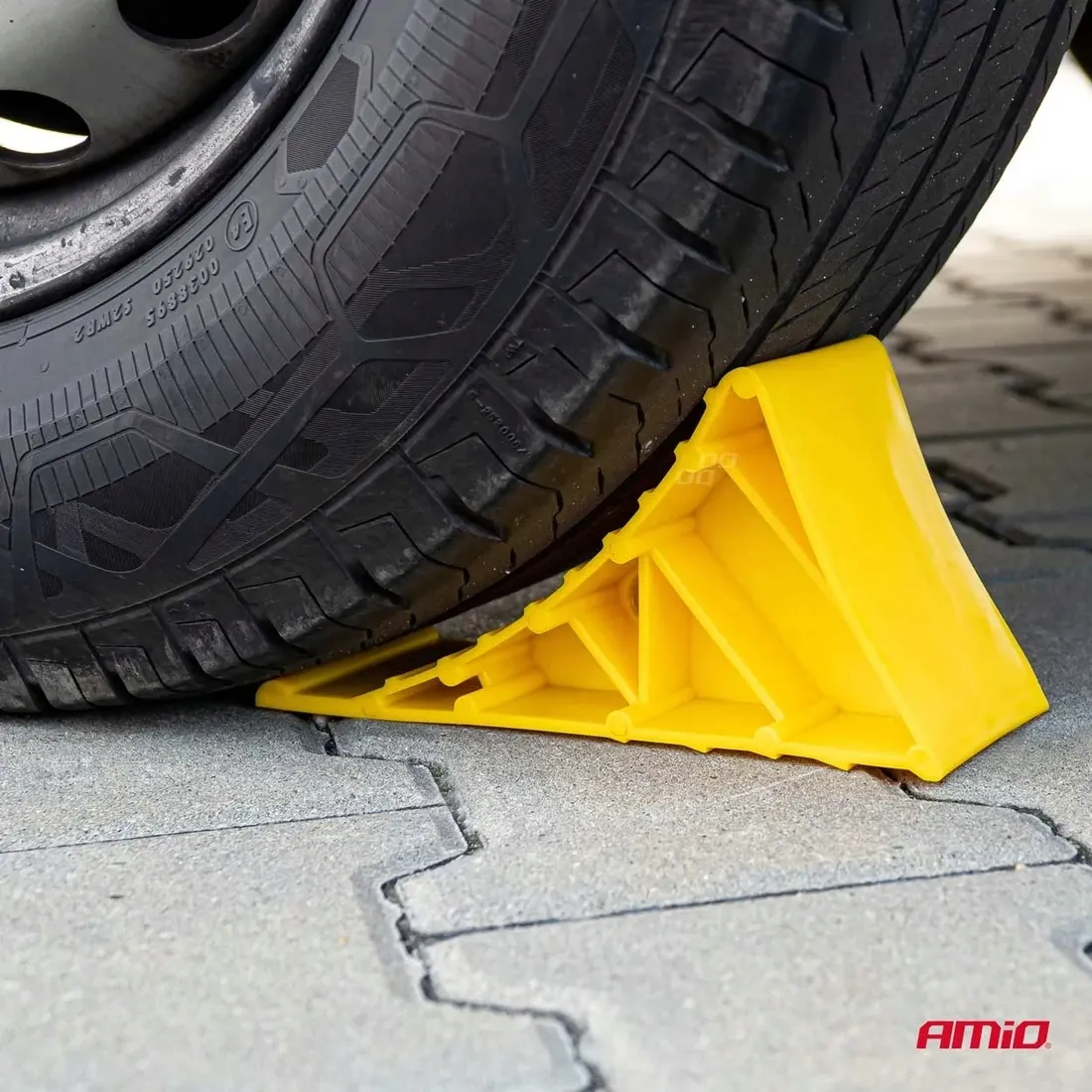 klin-pod-kolo-samochodowe