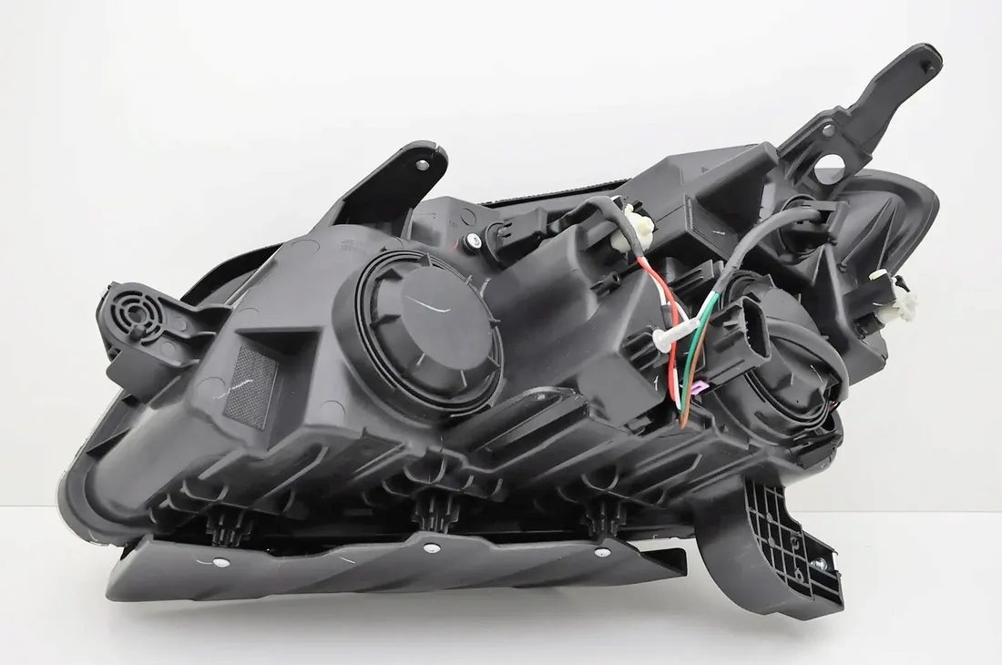 chevrolet-trax-tracker-13-reflektor-prawy-stan-nowy