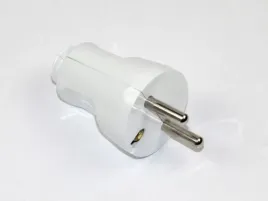 wtyczka-prosta-rozbieralna-z-uziemieniem-biala