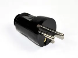 wtyczka-prosta-rozbieralna-z-uziemieniem-czarna