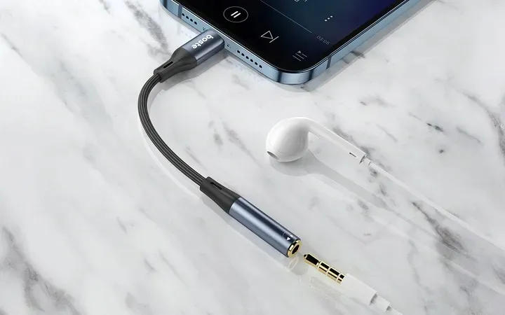 boste-adapter-przejsciowka-audio-lightning-do-iphone-mini-jack-aux-12cm