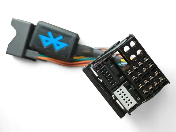 adapter-bluetooth-dla-bmw-e83-e85-bezinwazyjny-kod-producenta-bt5-be83-pa2