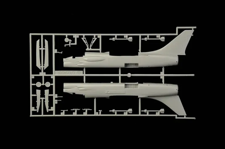1-72-f-8e-crusader-marka-italeri-okres-po-ii-wojnie-swiatowej