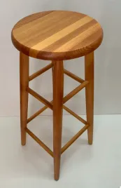 solidny-taboret-sosnowy-80cm-okragly-lakierowany-olchowy-polski-producent