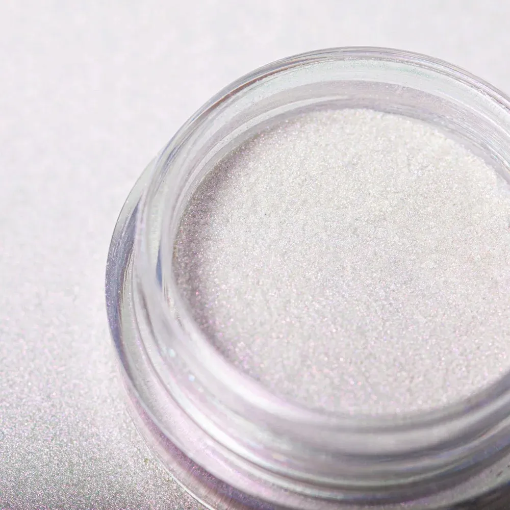 pylek-do-manicure-mystique-effect-1