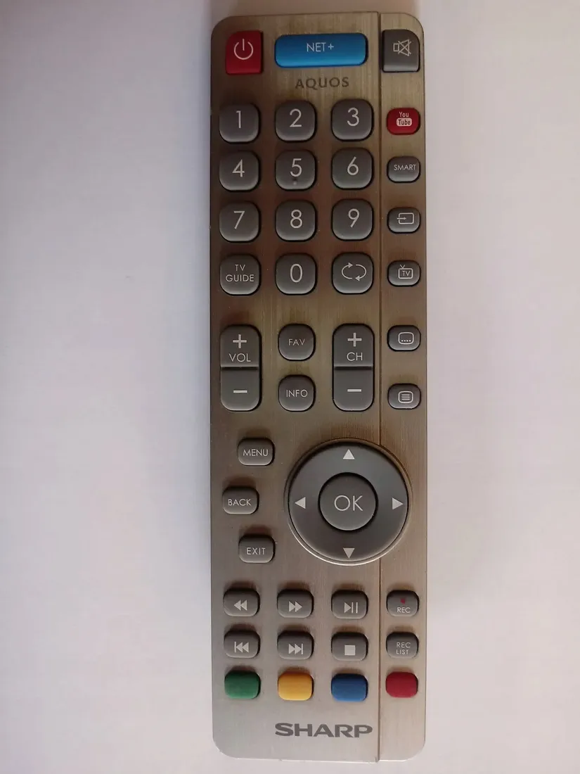 pilot-do-tv-sharp-aquos-net-oryginal