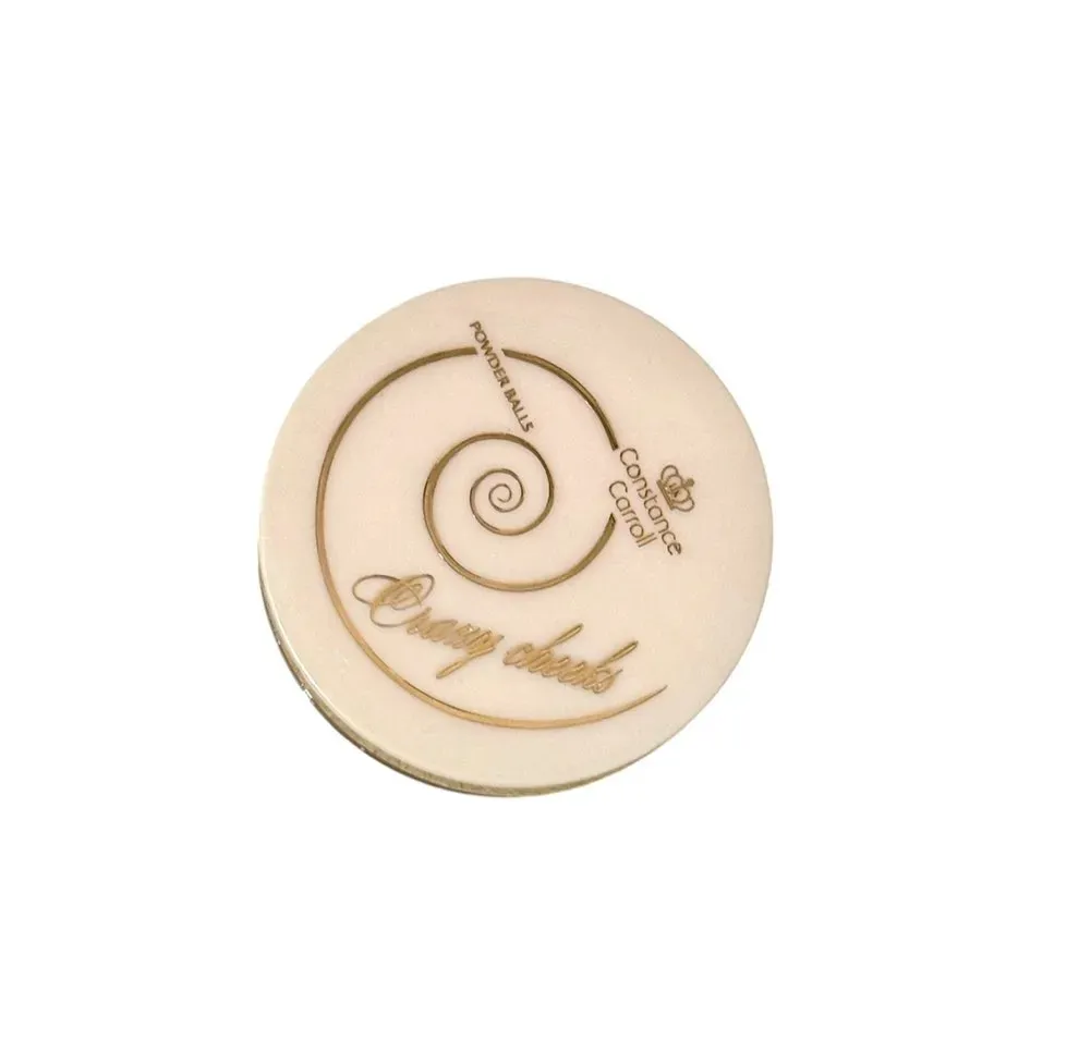 constance-carroll-puder-w-kulkach-02-medium