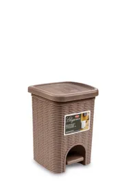 kosz-na-smieci-6l-z-pedalem-rattan-bezowy