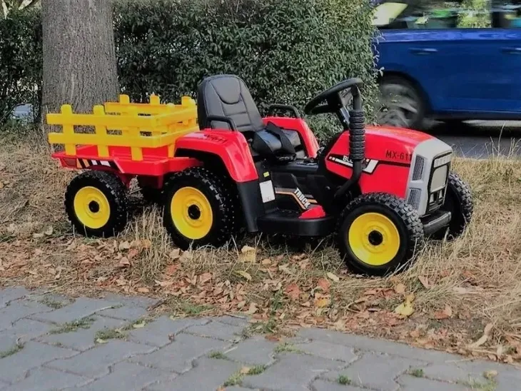 super-traktor-blow-na-akumulator-stan-nowy-wiek-dziecka-3-lata