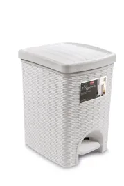 kosz-na-smieci-20l-z-pedalem-rattan-bialy