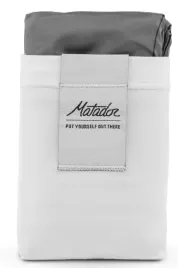 kieszonkowy-lekki-koc-turystyczny-matador-pocket-blanket-160x110cm-bialy