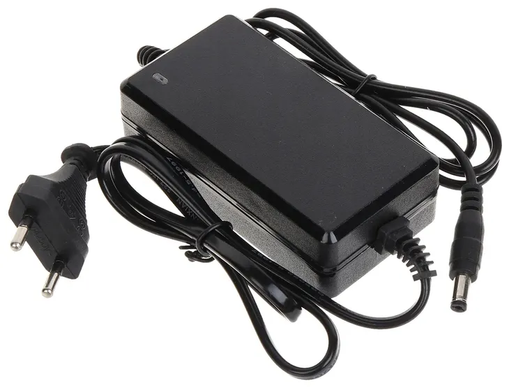 zasilacz-12v-2a-5-5-p100-kod-producenta-12v-2a-5-5