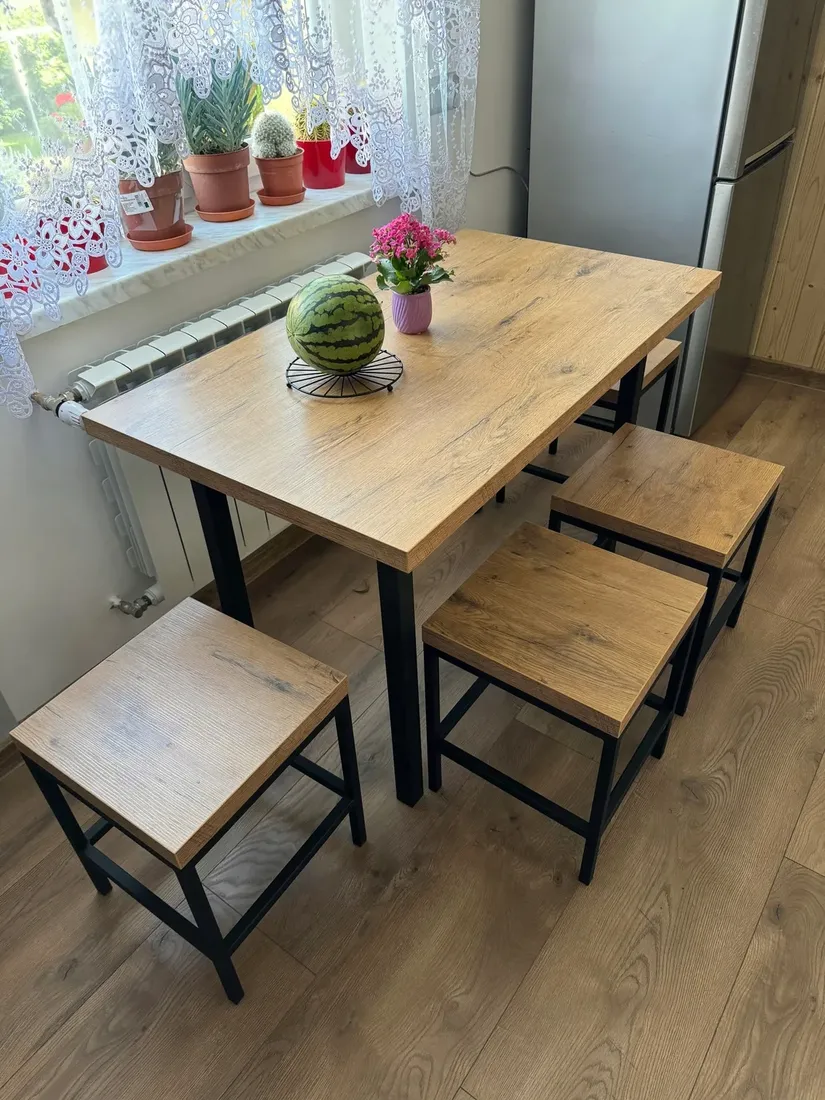 solidny-stolek-taboret-metalowy-stan-nowy