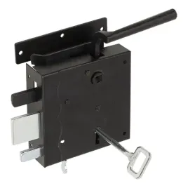 zamek-wiejski-prawy-whw-100-zamek-drzwi-na-klucz