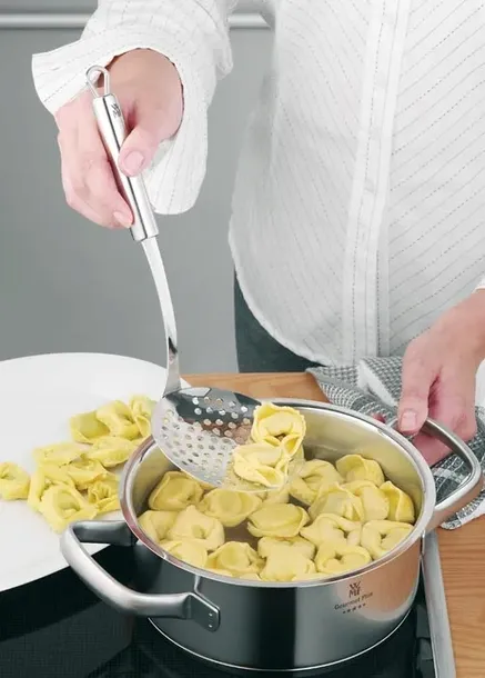 wmf-lyzka-cedzakowa-profi-plus-material-stal