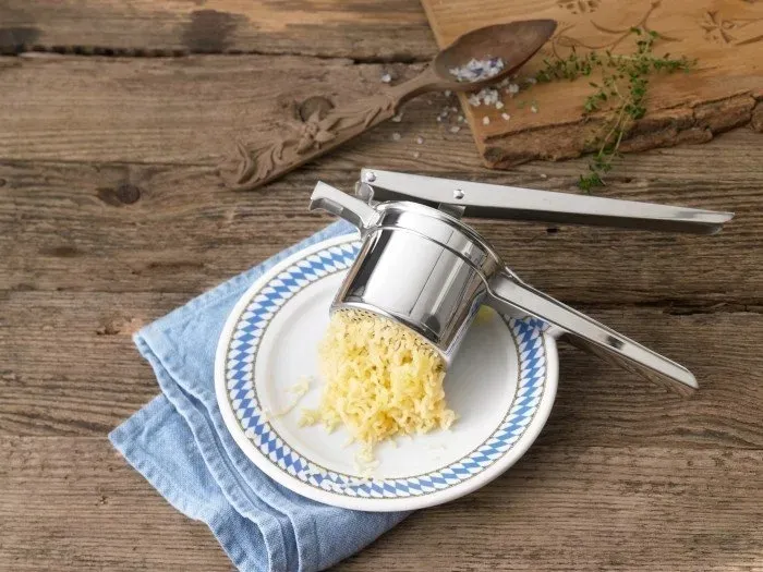 wmf-praska-do-ziemniakow-gourmet