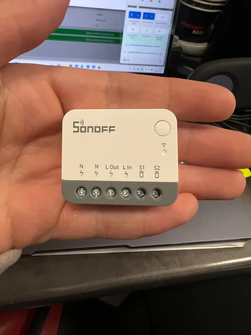 inteligentny-przelacznik-zigbee-sonoff-zbminir2