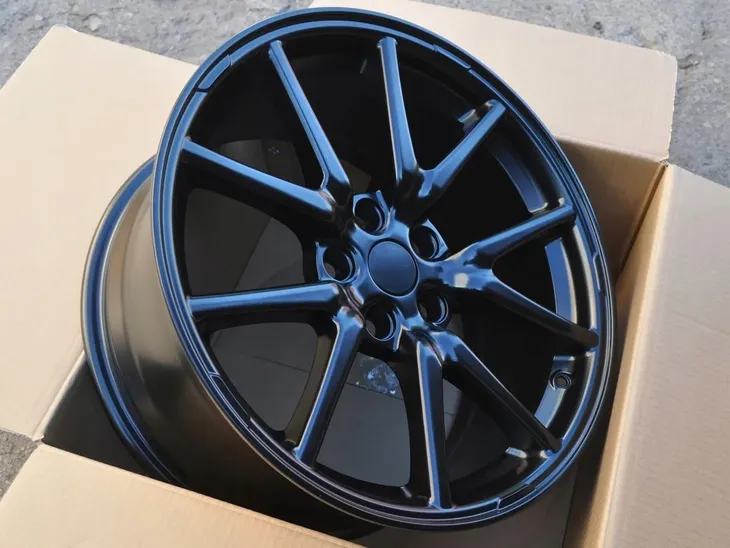 felgi-18-5x1143-do-tesla-model-3-odsadzenie-et-40