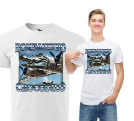 koszulka-meska-bombardiro-crocodilo-brainrot-tik-tok-viral-mem-biala-s