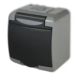 karlik-junior-gniazdo-poj-popielate-z-u-klapka-grafitowa-ip54-30ghe-1