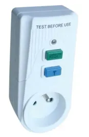 tracon-adapter-sieciowy-z-wylacz-roznicowo-pradowym-z-bolcem-16a-tfga-1f