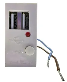 modul-2xusb-5v-z-przyciskiem-on-off-i-dioda-2a-45x225-mm-bialy-m-01-04