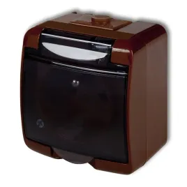 karlik-junior-gniazdo-pojedyncze-brazowe-z-u-klapka-dymna-ip54-4ghe-1d