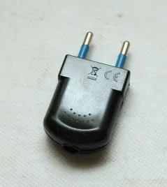 czarna-wtyczka-do-przewodu-elektrycznego