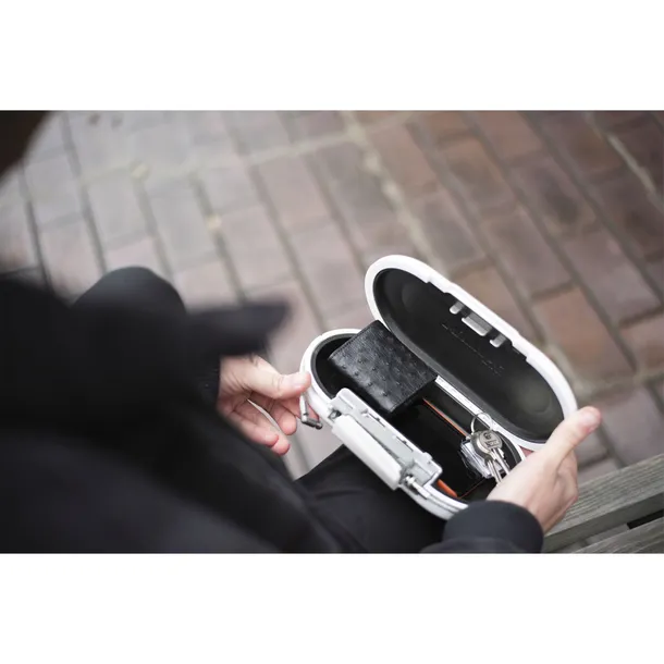 master-lock-portable-personal-safe-5900eurdwht
