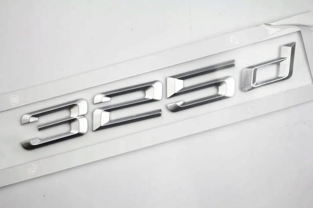 emblemat-napis-325d-chromowany-do-bmw