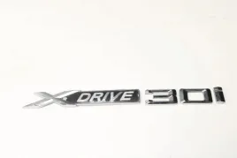 bmw-xdrive-30i-emblemat-znaczek-napis-logo
