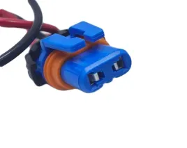 wtyczka-reflektora-xenon-zarnikow-hid-2pin-wiazka-niebieska