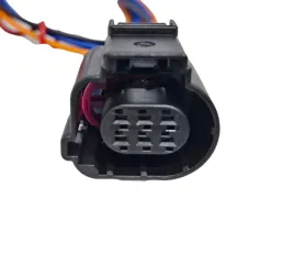 wtyczka-lampy-tyl-audi-seat-skoda-6pin