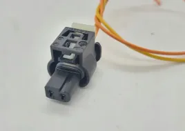 wtyczka-halogenu-mercedes-bmw-2pin-wtryskiwacza