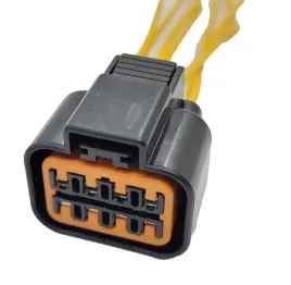 wtyczka-reflektora-hyundai-kia-lampy-8pin