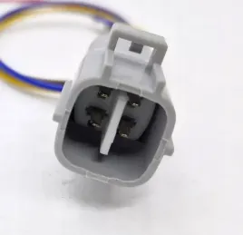 wtyczka-4pin-halogenu-suzuki-toyota-lexus-led-lampy-vss-corolla-alto-ts-090