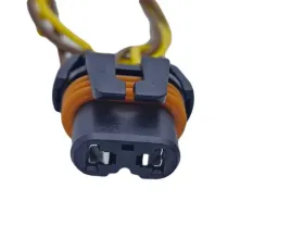 wtyczka-reflektora-xenon-zarnikow-hid-2pin-wiazka