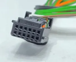 wtyczka-renault-dacia-12pin-zamka-instalacji
