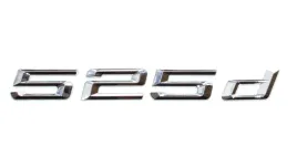 bmw-emblemat-525d-napis-litery-na-klape