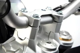 sw-motech-podwyzszenie-kierownicy-bmw-f-850-adv